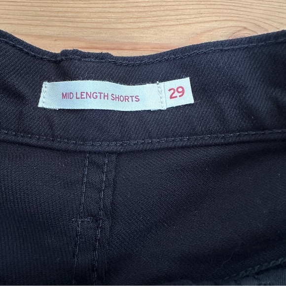 Levi’s | Mid Length Black Denim Shorts - Picture 4 of 6